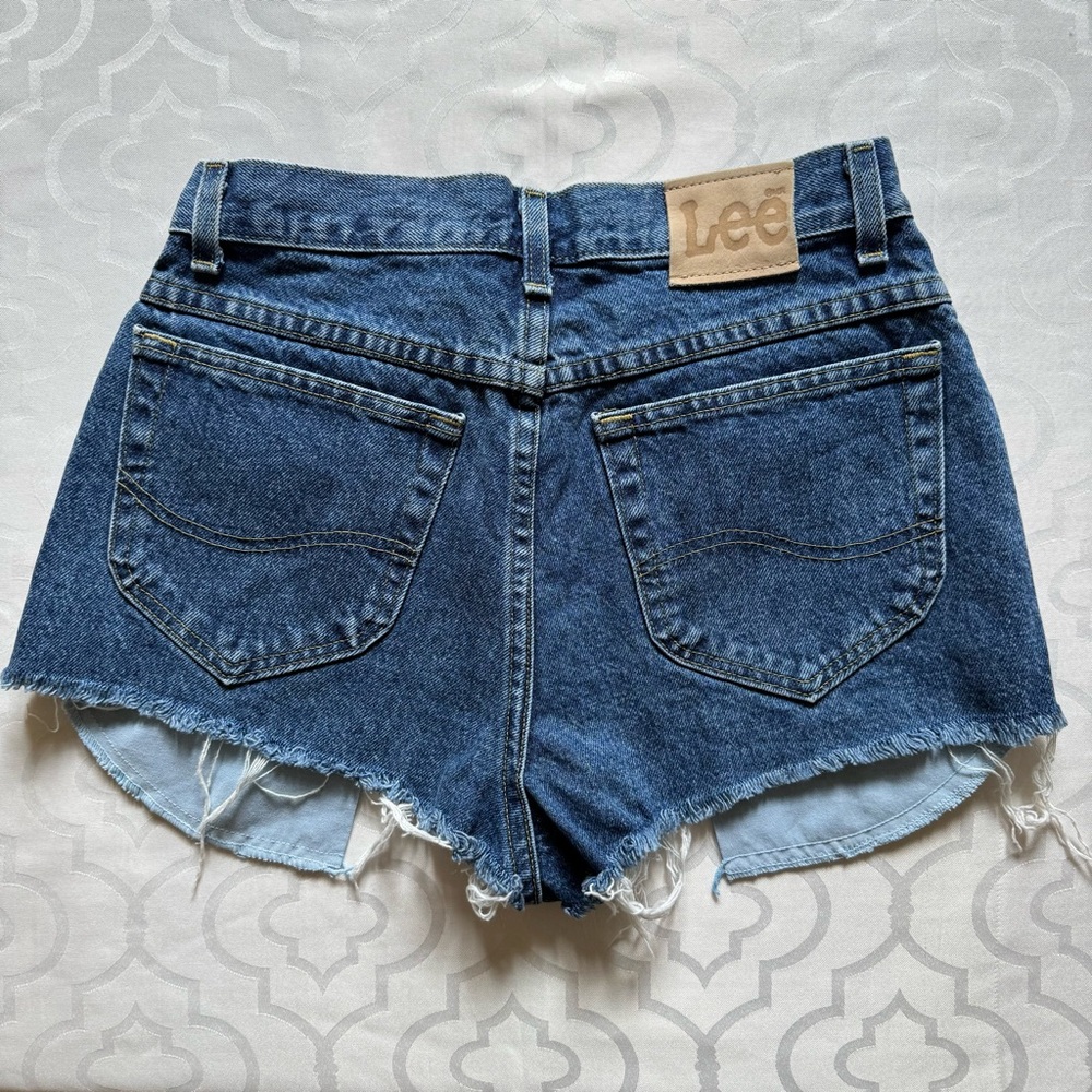 Vintage Lee Blue Jean Shorts High-Waisted Distressed sz 28”